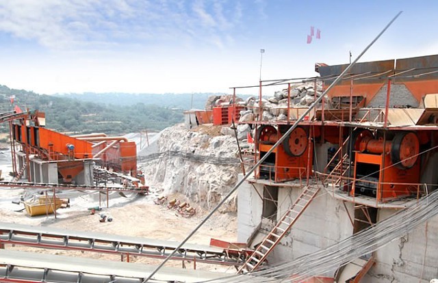 150t/h Rock Crushing Plant in Uganda